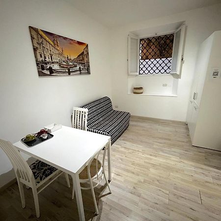 Urbe - Delizioso Appartamento Quartiere Coppede Rome Bagian luar foto